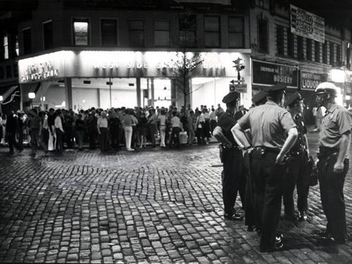 Stonewall - The Crowd Grew